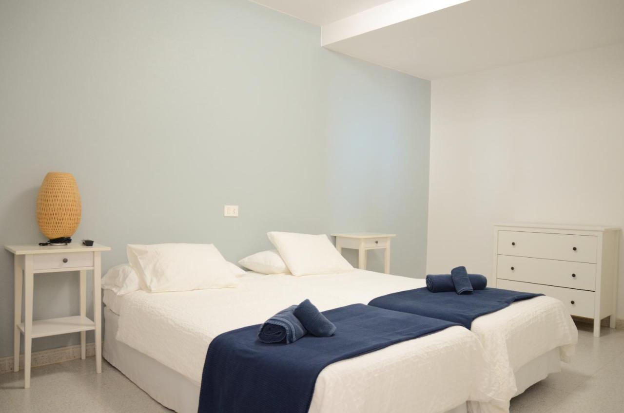 Apartamentos El Marinero - Avenida Калета де Себо Екстериор снимка